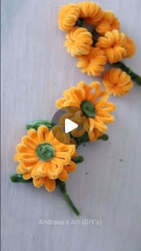 Elena Andreea on Instagram: "Pipe cleaner flowers #pipecleanercrafts #pipeflowers #pipecleanerflower #pipecleanercrafts #pipecleanerart #pipecleanerflower"