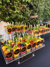 FRUIT CUPS The cutest + most delicious mini fruit cups are guest favorites! These seasonal cuties come in packs of 12. Add our rental acrylic rental stands for a perfect presentation.Email us at info@grazelosangeles.com to customize your cups.