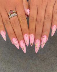 From edgy to chic, these cool nail art designs are sure to inspire your next manicure! 💅✨ Want more creative ideas? Don’t forget to check the bio link for extra nail inspo! 💖 #NailArtInspiration #ManicureTrends #NailLove