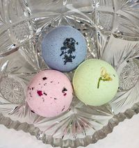 BATH BOMBS – WhisB Creations