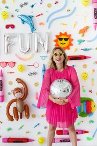 DIY Dollar Store Photo Booth Backdrop | Oh Happy Day!