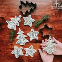 Here is a simple and beautiful air dry clay ornament to make with kids. Kids will love making pretty pine needle designs on the ornaments and these little