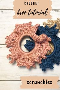 This cute scrunchy is easy and quick to crochet. It is a great option for techers appreciation and last minute Christmas gifts. I hope you enjoy it.