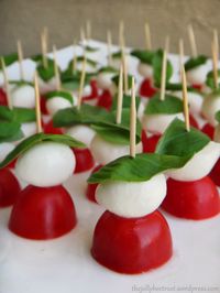 Caprese appetizers; such a simple canape for a cocktail party | #Vegetarian, #Glutenfree | thejollybeetroot.wordpress.com