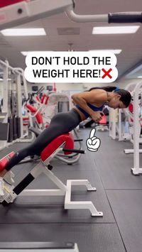 Danielle Webster Fitness LLC | Hypertrophy | Fitness Tips on Instagram: "❌DON’T HOLD THE WEIGHT LIKE THIS❌ When you hold the weight at your chest for a 45° glute raise, you decease the length of the moment arm making it so that you are working harder to hold the weight and the glutes aren’t being maximally loaded. The most optimal way to load the 45 degree glute raise is going to be with the weight out in front of you versus at your chest. This has to do with the length of the moment arm. Mo