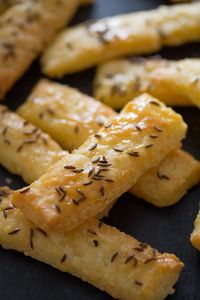 Homemade Cheese Crackers – Romanian Saratele