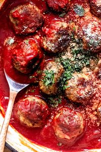 Looking for a delicious and easy dinner idea? These homemade lamb meatballs are made with fresh herbs and spices and are perfect for a cozy night in or a fancy dinner party. Serve them with your favorite pasta or veggies for a satisfying meal. Get the recipe now and learn how to make flavorful lamb meatballs at home!