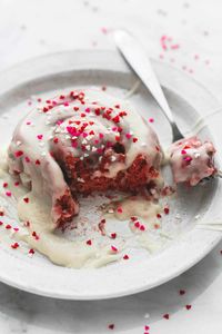 Perfectly fluffy and delicious red velvet cinnamon rolls, topped with rich vanilla and brown butter frosting. Simple, quick, and oh-so tasty!