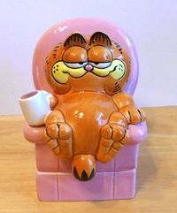 Vintage 70s 80s Enesco Ceramic GARFIELD Cat TRINKET Box FIGURINE Coffee Cup in Chair