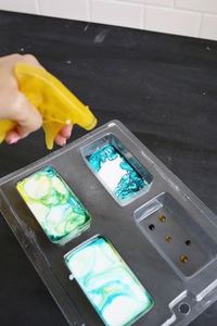 Easy tie dye soap! (click through for tutorial)