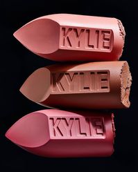 Kylie Cosmetics (@kyliecosmetics) • Instagram photos and videos