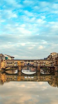 Ponte Vecchio in Florence, Tuscany_ Italy