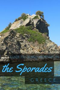 Discover the islands of Skiathos, Skopelos and Alonissos and how to travel between them in the Sporades in Northern Greece #travel #Greece #islandhopping #itinerary #summerholiday