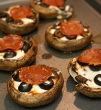 Mushroom Pizza Bites - the perfect way to eat pizza without the carbs. These are so YUMMY!!!!