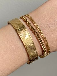 1962 Wide Hinged Bangle in 18k gold - Etched Curls Pattern - Stockholm, Sweden - Size 7