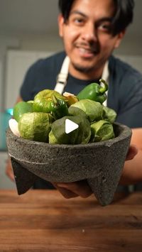 182K likes, 615 comments - jose.elcook on May 17, 2024: "The salsa verde that will make your food 100x better. little heat for the bum never hurt anyone! #salsa #salsaverde here's the recipe so you aren't clicking links! 8 tomatillos 2 jalapeños or 1 serrano 2 Garlic cloves 1/2tsp pepper 1 packet chicken bouillon 1tsp garlic powder 1tsp onion powder 1 bunch of cilantro (however you prefer)". 