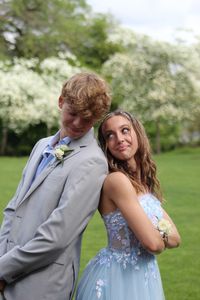 Prom couple photos, couples poses, prom pictures inspo #couples #prom #poses #friends #graysuit #promdresseslong #hairstyles #promhairstyles #prommakeup #blue #powderblue