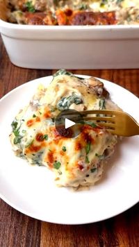 55K views · 17K reactions | white lasagna with greens, gruyere, and garlic! ✨🍃🫶🏻 “the best damn lasagna I’ve ever had.” << review by my dad :)

this one is always a HUGE hit and comes with the added benefit of lots of good-for-you ingredients: an entire back of spinach for antioxidants and a protein-rich behamel saice made with diary milk for extra protein (nearly 25 grams/serving!)

it’s a cozy, comforting, and totally sastisfying meal everyone will love. enjoy! 🤍

WHITE LASAGNA WITH GREENS, GRUYERE, & GARLIC

2 cups whole milk • 2 tbsp. olive oil • ¾ cup onion, chopped • 3 tbsp garlic, minced • 1 cup mushrooms, thinly sliced • 1 tsp dried basil • 1 tsp dried oregano • ½ tsp red pepper flakes • 1 tsp sea salt, divided • 1 (6oz) bag spinach • 2 cups shredded cooked chicken • 2 cups chi