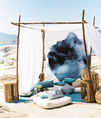 intimate boho chic beach wedding ideas in ombre blue