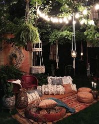 These outdoor patio flat decor ideas make you feel like you are in a jungle. #macrame #boho #indie #throwpillows #patio