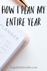 Today I am going to share some tips for planning an entire year in advance. Wait? What?? I mean it. I try to plan my year, as much as I can, in as far in advance as I can. And today I am telling you HOW I do that? So last week I talked about how I set goals using my SIMPLE system. And one of the way I do this by planning my year in advance. I know that probably sounds completely overwhelming, but I promise it’s not. It actually makes like much more simple.