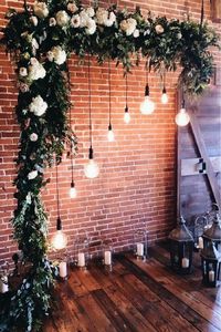 21 Stunning Examples of Wedding Lighting Decor That You Can DIY - I Like That Lamp #weddingplanning