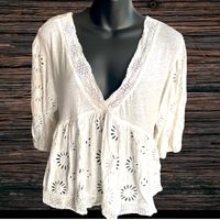 Nwot Free People Beautiful Blouse With Gorgeous Detail Front And Back!