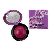 PRICES MAY VARY. MAC Black Cherry Collection Glow Play Blush - HD CHERRY TREE An innovative bouncy blush with a cushiony texture that provides a pinch of foolproof, sheer-to-medium buildable colour. Specially housed in limited-edition, moon-bloom packaging. Size: 0.25 oz / 7.3 g