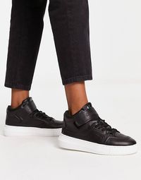 Calvin Klein Jeans leather chunky lace up leather trainers in black | ASOS