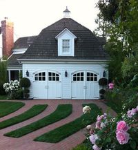 Mod Vintage Life - I just love the look of this guest cottage / garage. Just gorgeous!