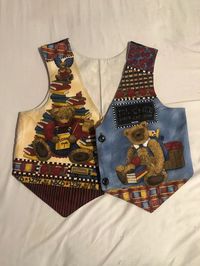 *vintage handmade teddy bear teacher vest *adorable print on front and back of teddy bears at school *please refer to measurements for sizing sizing: Bust 34" Length 17"