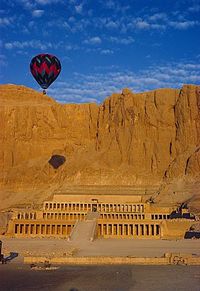 Ballon over Deir El Bahari, Temple of Hatshepsut, West Bank, Thebes, Egypt, North Africa