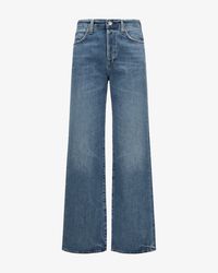 Annina Jeans Relaxed Rise Wide Leg für Damen von Citizens of Humanity in Blau.Die Denim des in Los Angeles gegründeten Labels besticht durch die gerade, weitePassform und lässt sich klassisch und leger kombinieren. Die Waschung rundet denLook perfekt ab, während die nachhaltige Baumwoll-Verarbeitung den letztenSchliff verleiht.