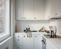 7 Tricks In Making A Standard White Kitchen Less Boring - http://www.kravelv.com/7-tricks-making-standard-white-kitchen-less-boring/