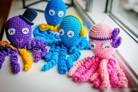 A fantastic group in Denmark called spruttegruppen encourages crocheters to make octopuses for preemies. The arms of octopuses make the babies feel safer.