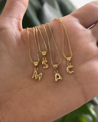 New mini bubble initials are ready for their new home! 💋 #bubblenecklace #bubbleinitials #initials #initialnecklace #fashion #fashionstyle #summer #summervibes #necklace #trendy #trendylook #trendystyle #trendyjewelry #jewelry #finejewelry