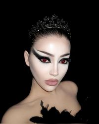 @isabellrross on ig | black swan | makeup | dark makeup | swan | natalie portman | 2010 | halloween | halloween 2024 | costume | diy costume | trendy | halloweekend | unique | simple | glam