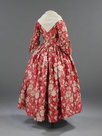 Gown 1760-69 | V&A