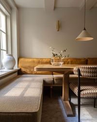 Banquette: Why Banquette Seating is a Game-Changer in Home