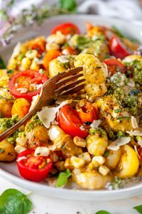 Got leftover corn from the grill? Or maybe a surplus of cherry tomatoes from the garden? Try this summer harvest skillet gnocchi recipe! Packed with fresh vegetables and herbs, this quick and easy potato pasta dish is bursting with summertime flavor. Plus, it only takes 30 minutes to make!