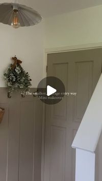 Hollie Baxter on Instagram: "POV it doesn’t have to be big to be beautiful 😍 

I can’t believe how a touch of warm colour has transformed this tiny little space!

Chuffed to bits with it!

It’s so much more welcoming now, would you agree? 

#minimakeover #smallentryway #average #averagehome #budgetmakeover #warmbeige"