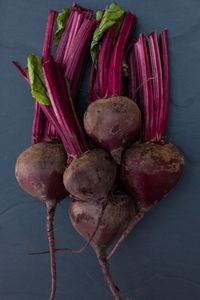 Beets are a wonderful vegetable filled with vitamins, minerals, antioxidants and fibre. They make a delicious salad ingredient, give it vibrant colours and soft textures. You can also juice them, bake them or have them in sandwiches and burgers. Do you love your beets? #thedevilwearssalad #beetroot #beetrootsalad #saladwithbeets