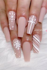 pretty Snowflake Nails