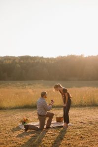 Proposal Tips You Might Not Have Thought of From A Wedding Photographer | Chloe Marie Photography | Don’t miss out on these proposal ideas! Before you propose (or send this to your significant other if they are proposing!), check out this blog post. Included are 3 essential tips for your proposal that you might not have thought of. Click this pin to check out the proposal tips and proposal pictures!