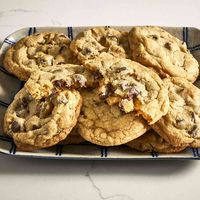 Best Chocolate Chip Cookies Recipe (with Video)