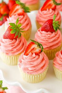 STRAWBERRIES AND CREAM CUPCAKES