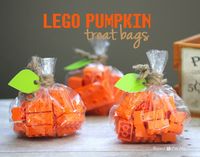 These Lego Pumpkin Treat Bags are the perfect non-food alternative for a classroom Halloween celebration activity or party favor!