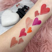 these swatches have our heart 💗 @theglamwoman showing us her fav picks for valentine's day! 🤗