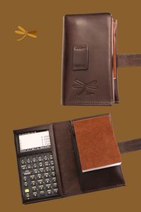 It is an elegant DM 42 leather wallet ideal to give as a gift, maybe you would like to personalize this case with his initials, or with the logo if it is a gift for promotion in the company.