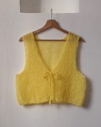 When life gives you lemon cakes 🍰🍋 Stay tuned for more from SUGAR collection 💘 #mohair #sandnesgarn #vest #knitwear